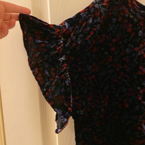 Velvet Floral Dress - Picture 4 of 8